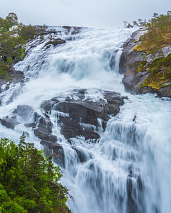 Wasserfall Nykkjesoyfossen, Vestland, Norwegen