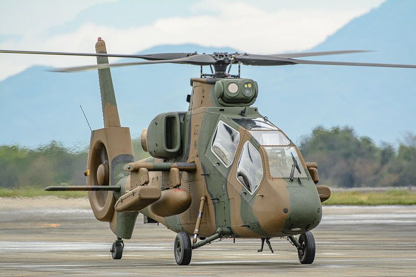 Kawasaki OH-1 &quot;Ninja&quot; helikopter. van Jaap van den Berg