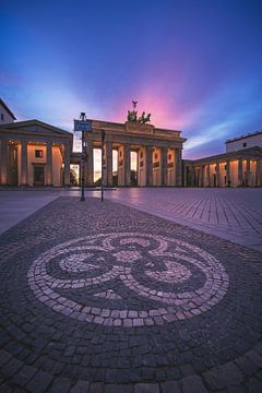 BRandenburg Gate at the blue hour by Jean Claude Castor