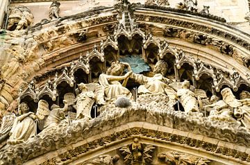 Relief an der Fassade der gotischen Kathedrale von Reims Frankreich von Dieter Walther