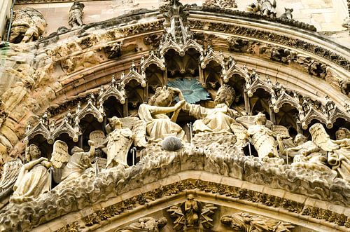 Reliëf op de voorgevel van de gotische kathedraal van Reims Frankrijk