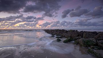 Stenen, strand en golven van Art Wittingen