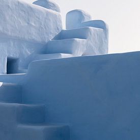 Bâtiment bleu minimaliste en Grèce | tirage photo d'art sur Kimberley Jekel
