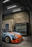 Porsche 934 RSR Rennwagen in den Boxen von Spa Francorchamps