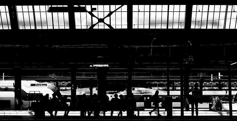 Platform silhouettes 3 by Bart Rondeel
