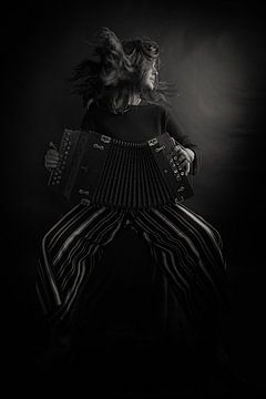Lindy and accordion by Luc V.be