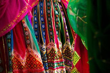 Dressed In Colors sur Simon Claassen