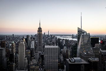 Sonnenuntergang über Manhattan in New York von Bas van Setten