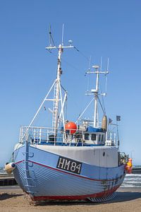 blaues Fischerboot in Løkken