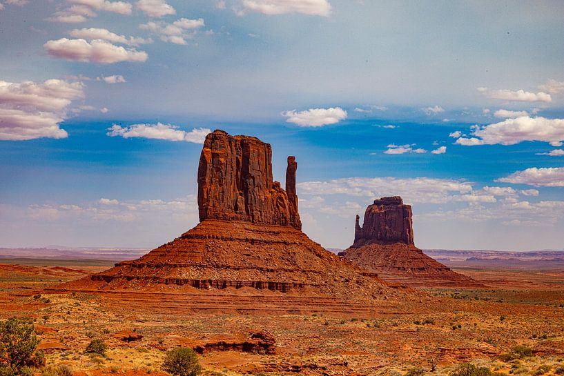 Monument Valley Tribal Park by Gert Hilbink