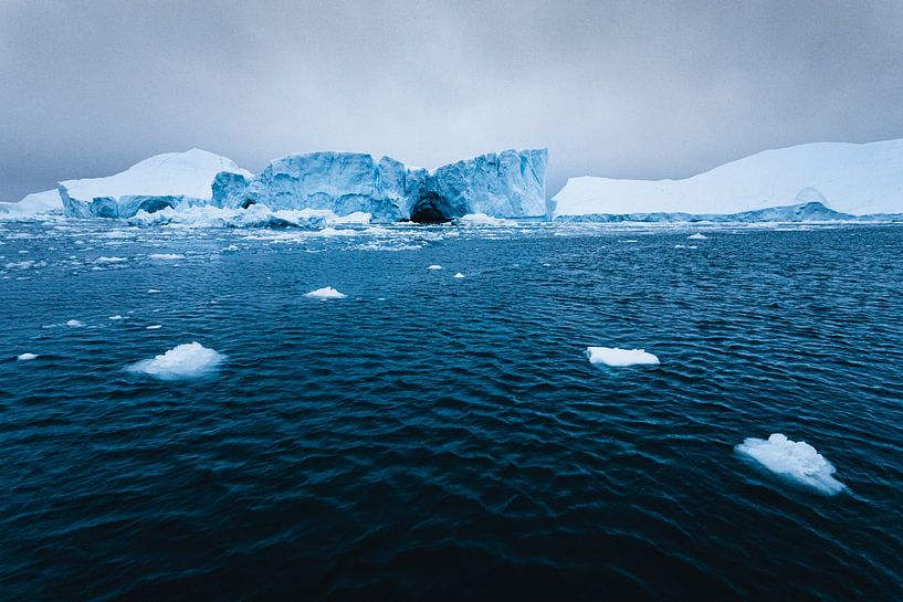 Iceberg in Ilulissat Icefjord - Disko Bay, Greenland by Martijn Smeets
