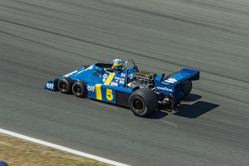 1976 Jody Scheckter Team ELF Tyrell P34 van vascofialho.nl