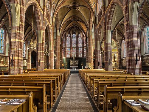 Intérieur de l'église catholique romaine Saint-Willibrord à Lisse