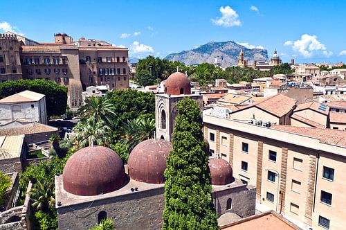 Boven de daken van Palermo