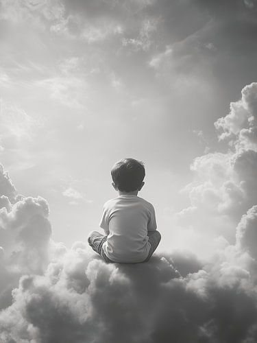 Kleine jongen in de wolken