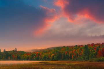 Herfst bij Connery Pond in Adirondacks State Park