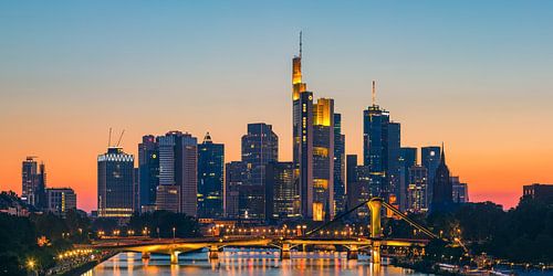 Panorama van een zonsondergang in Frankfurt am Main