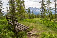 Berglandschaft "Rastbank mit Aussicht"