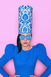 Modern Delft Blue - woman in pop-art style by Kleurenrijk