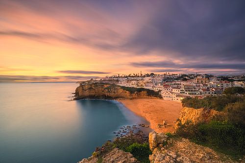 Zonsondergang in Carvoeiro, Portugal