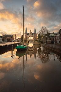Le port de Sneek au coucher du soleil - Ciel doré et reflets