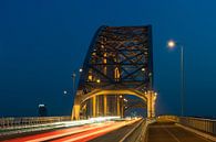 Waalbrug Nijmegen met lichtsporen van Patrick Verhoef thumbnail