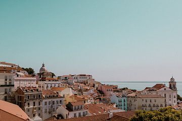 Uitzicht Alfama, Lissabon van Anne Verhees