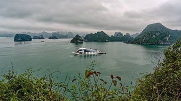 Ha Long Bay, Vietnam van Imageditor
