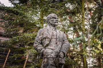 Duitsland - Lenin standbeeld op een verlaten plek van Gentleman of Decay
