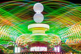 Messe in Nijmegen mit Attraktion de Calypso. von Rianne Groenveld