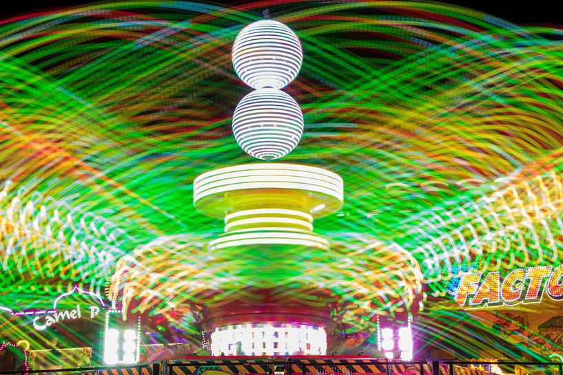 Messe in Nijmegen mit Attraktion de Calypso. von Rianne Groenveld