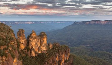 Three Sisters, Blue Mountains Australie von Chris van Kan