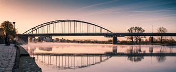 Nevelige zonsopkomst Deventer van Robin Velderman