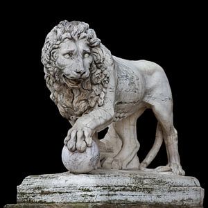 Statue du Lion (appelé Marzocco) dans le centre de Florence, en Toscane, en Italie.