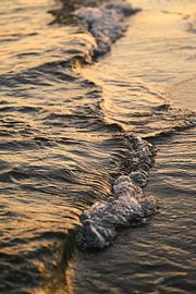 Small waves by Jörg Bongartz