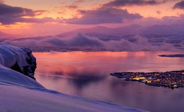 Zonsondergang in de winter bij Tromsø, Noorwegen van Adelheid Smitt