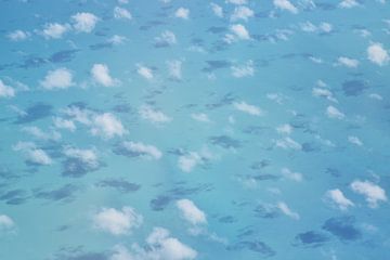 Des nuages au dessus de l'océan sur Claude Laprise