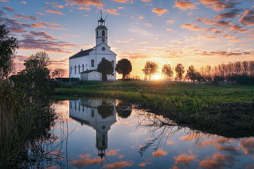 weiße kirche simonshaven