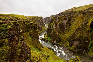 Fjaðrárárgljúfur-Schlucht