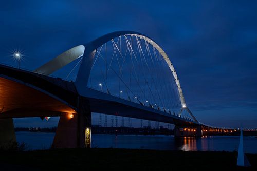 De Oversteek tijden het blauwe uurtje