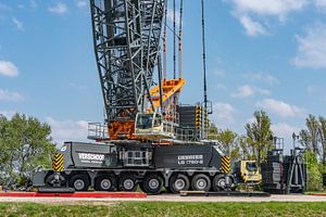 Verschoor Kraanverhuur Liebherr LG 1750.