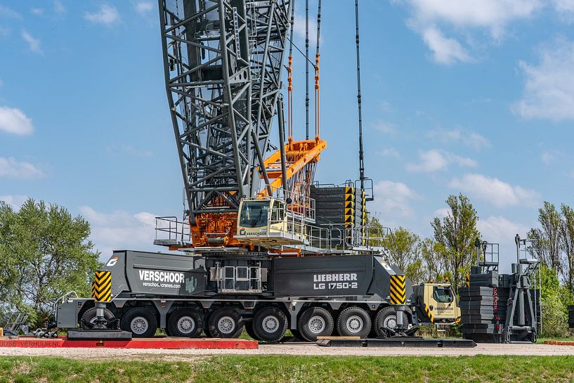 Verschoor Crane Rental Liebherr LG 1750. by Jaap van den Berg