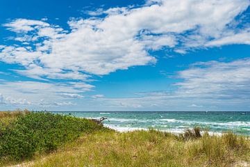 The west beach with dune, waves and clouds on the Fischland-Da by Rico Ködder