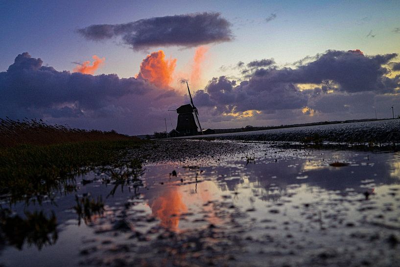 Reflexionen der Stille: Ein niederländisches Abendmärchen von Ilona Water