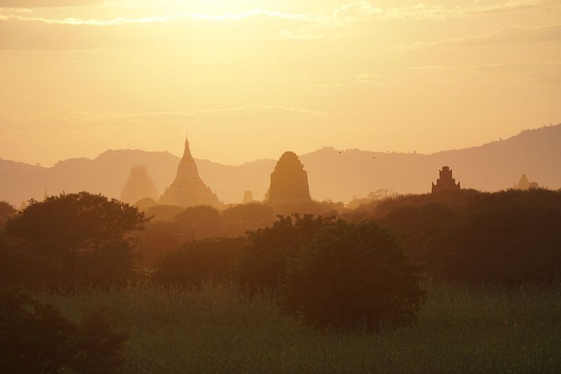 Zonsondergang Bagan van Johannes Grandmontagne