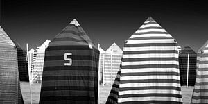Tentes de plage (noir et blanc) sur Rob Blok
