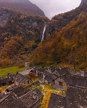 Foroglio mountain village surrounded by autumn forests by Ewold Kooistra