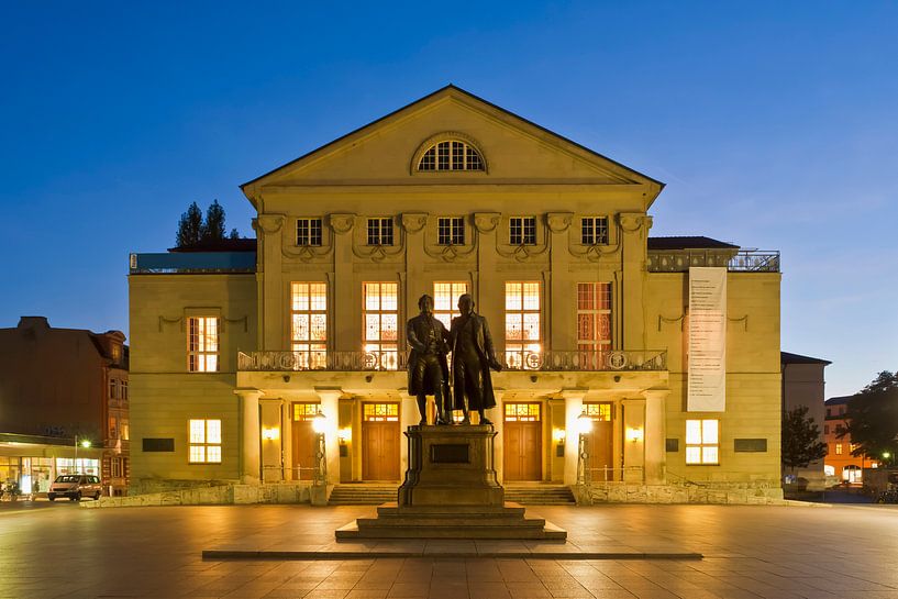 Duits Nationaal Theater in Weimar in de avonduren van Werner Dieterich