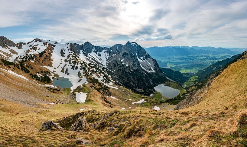 Blick auf den oberen und unteren Gaisalpsee und das Rubihorn von Leo Schindzielorz