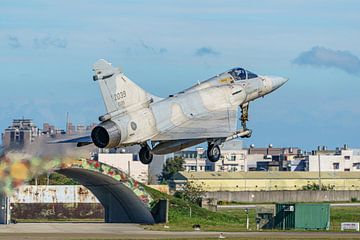 Landende Taiwanese Dassault Mirage 2000-5.